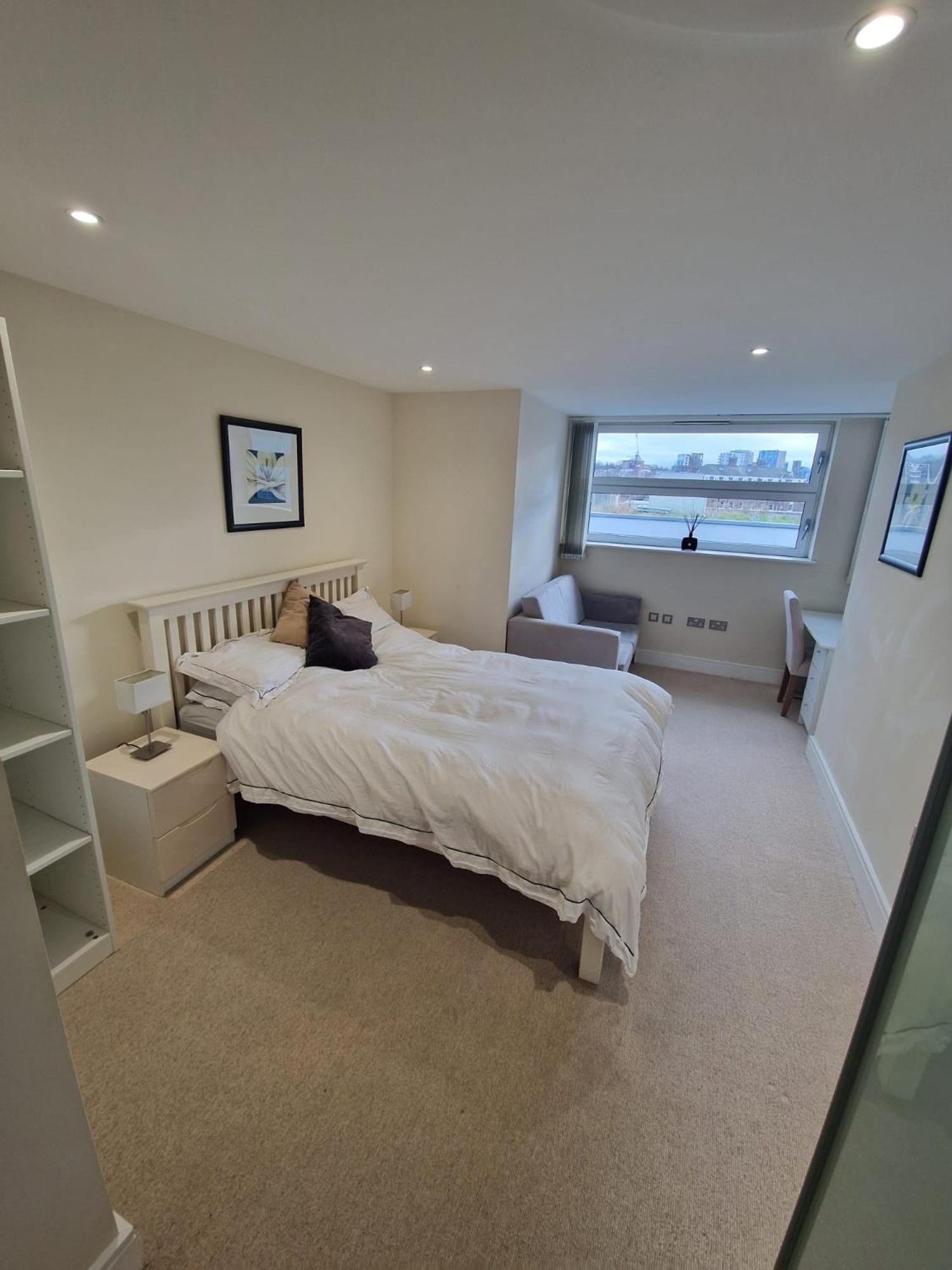 Privatunterkunft Double And Private Bathroom In Shared *