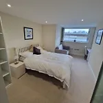 Double Room And Private Bathroom In Shared Property