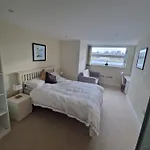 Double Room And Private Bathroom In Shared Property