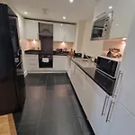 Double Room And Private Bathroom In Shared Property