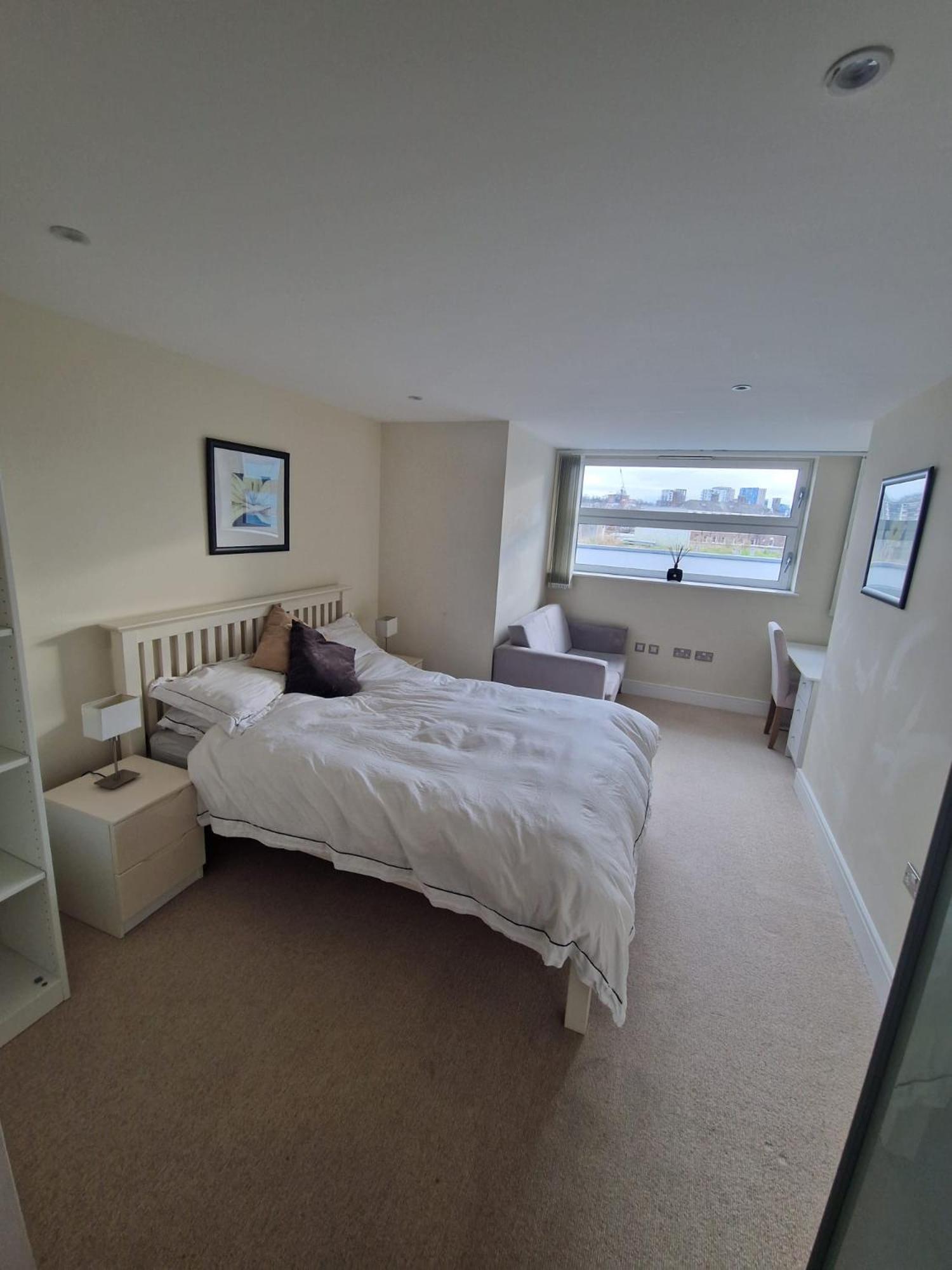 Double And Private Bathroom In Shared *